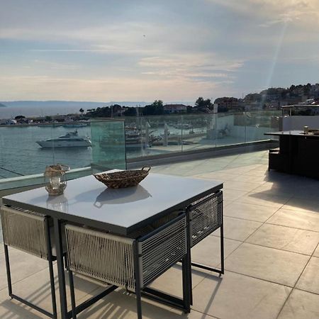 Wide Blue Luxury Boutique Suites เนโอสมาร์มาราส ภายนอก รูปภาพ