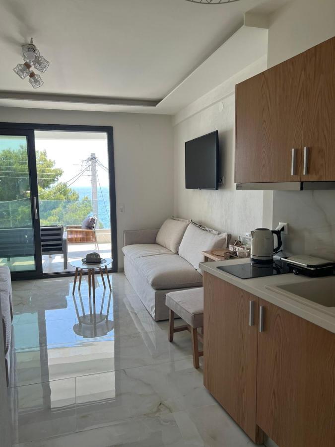 Wide Blue Luxury Boutique Suites เนโอสมาร์มาราส ภายนอก รูปภาพ