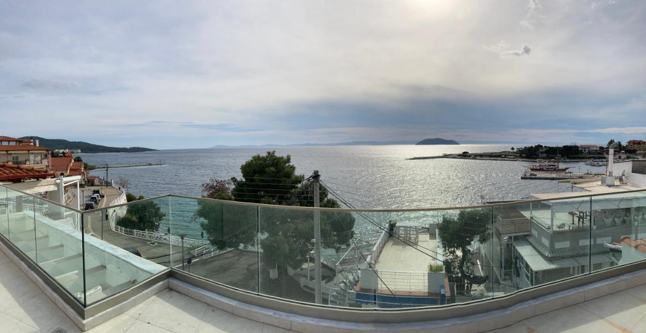 Wide Blue Luxury Boutique Suites เนโอสมาร์มาราส ภายนอก รูปภาพ