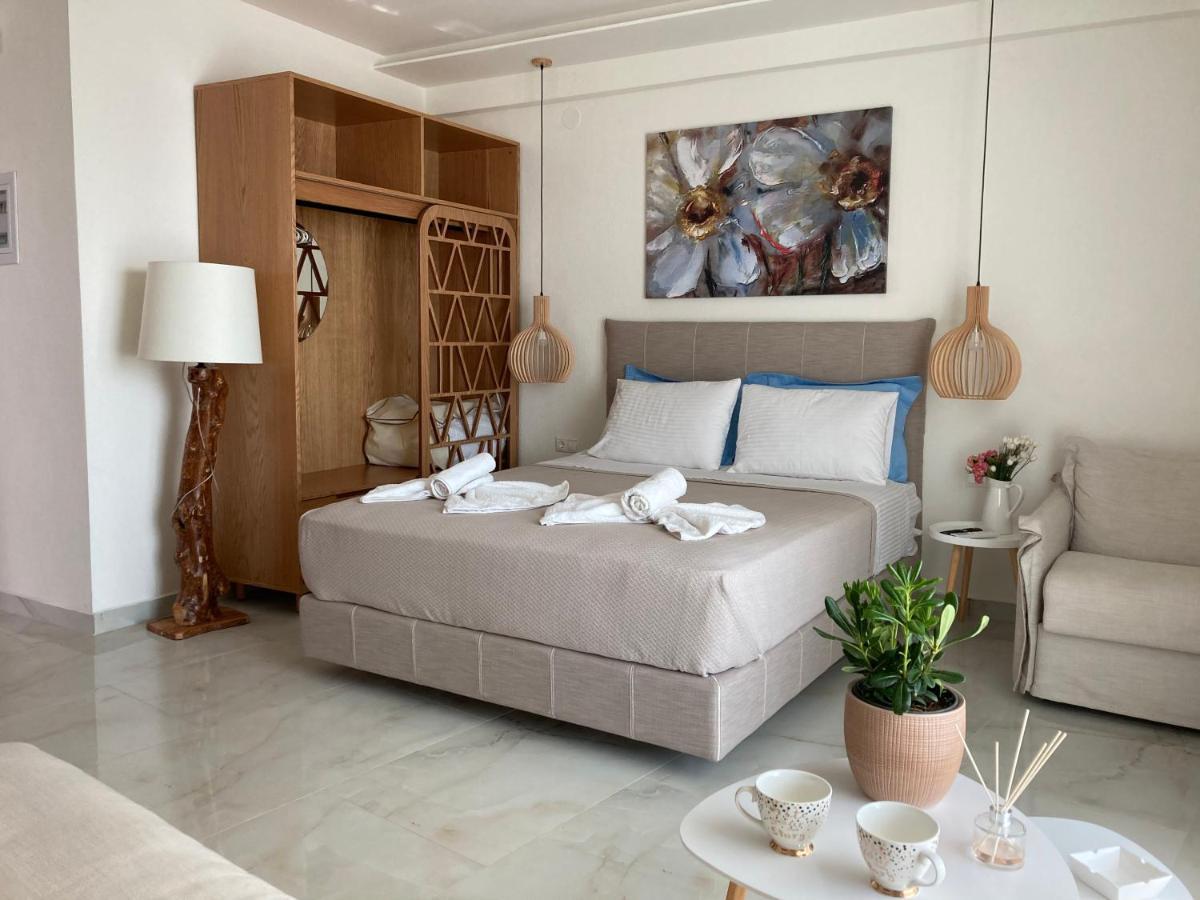 Wide Blue Luxury Boutique Suites เนโอสมาร์มาราส ภายนอก รูปภาพ