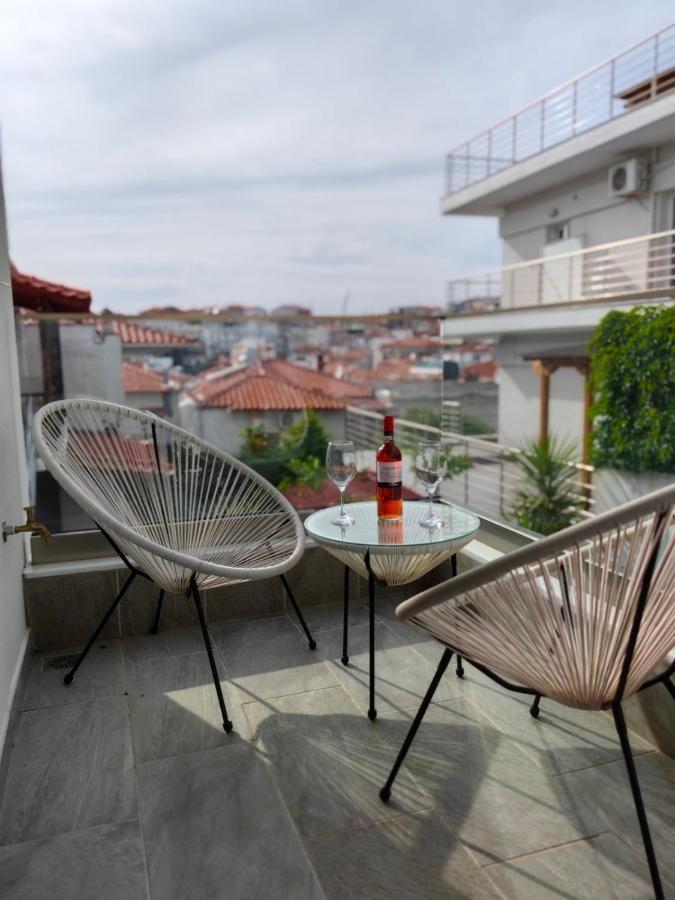 Wide Blue Luxury Boutique Suites เนโอสมาร์มาราส ภายนอก รูปภาพ