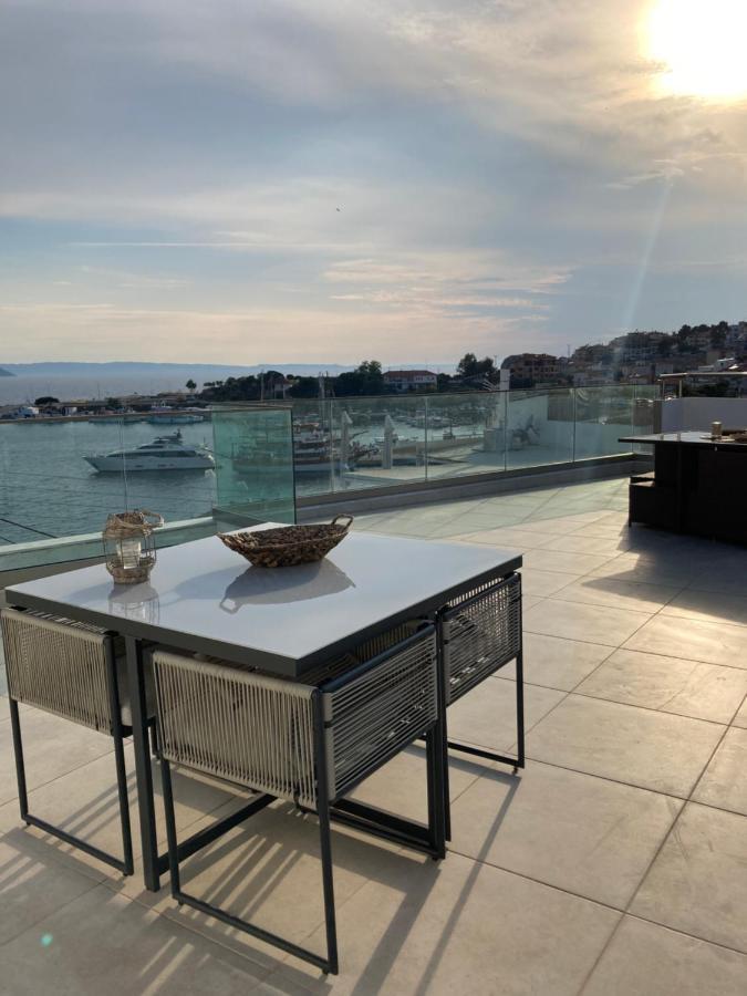 Wide Blue Luxury Boutique Suites เนโอสมาร์มาราส ภายนอก รูปภาพ